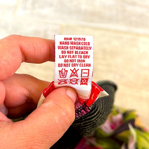 NWOT Flying Tomato Floral Print Blouse - Picture 8 of 8